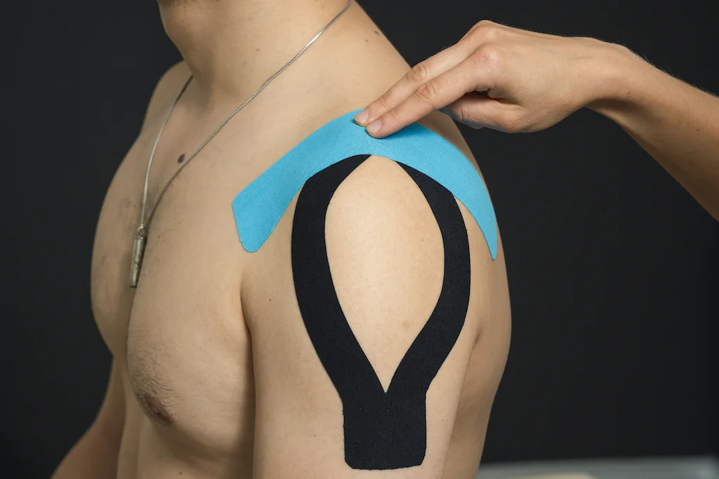Taping Shulter in alSa Rehab in Solothurn