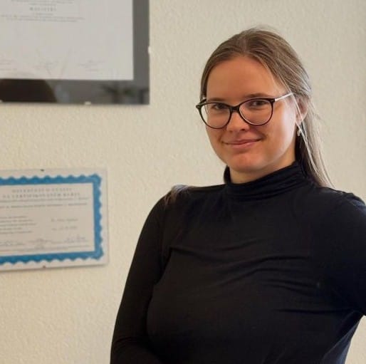 Petra stupkova ist physiotherapeutin bei alsarehab physiotherapie praxis in solothurn
